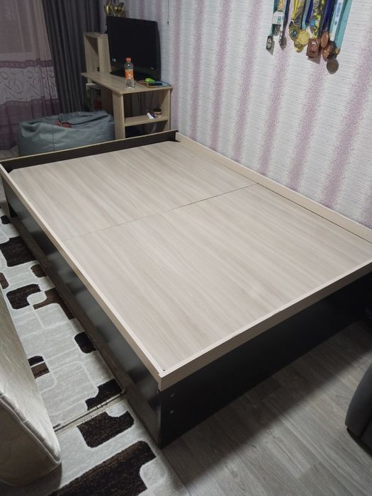 Кровать двухспальная
