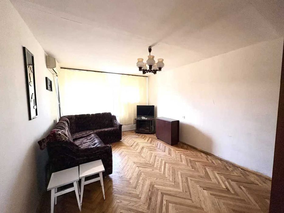 Двустаен имот в кв.Дървеница