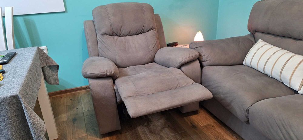 Комплект диван двуместен и фотьойл с механизъм