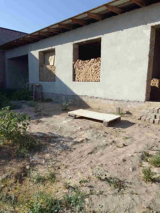 Участка сотилади 4 хона,  5,6 сотих