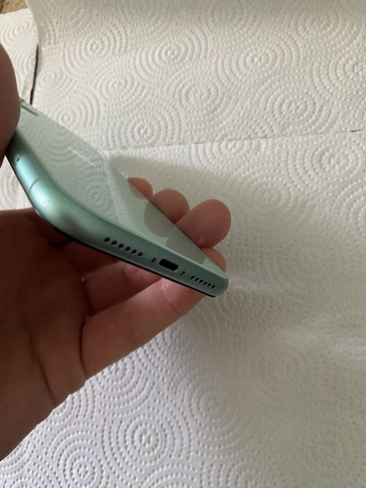 Iphone 11  срочно