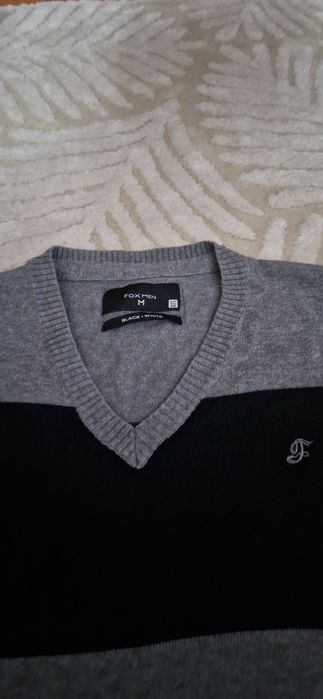 Pulovar bluza gri cu dungi negre