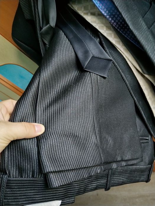 Costum bărbați model deosebit