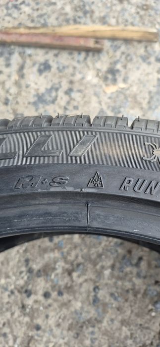 2 anvelope iarna runflat Pirelli 285/35/21.Pretul este pe bucata.