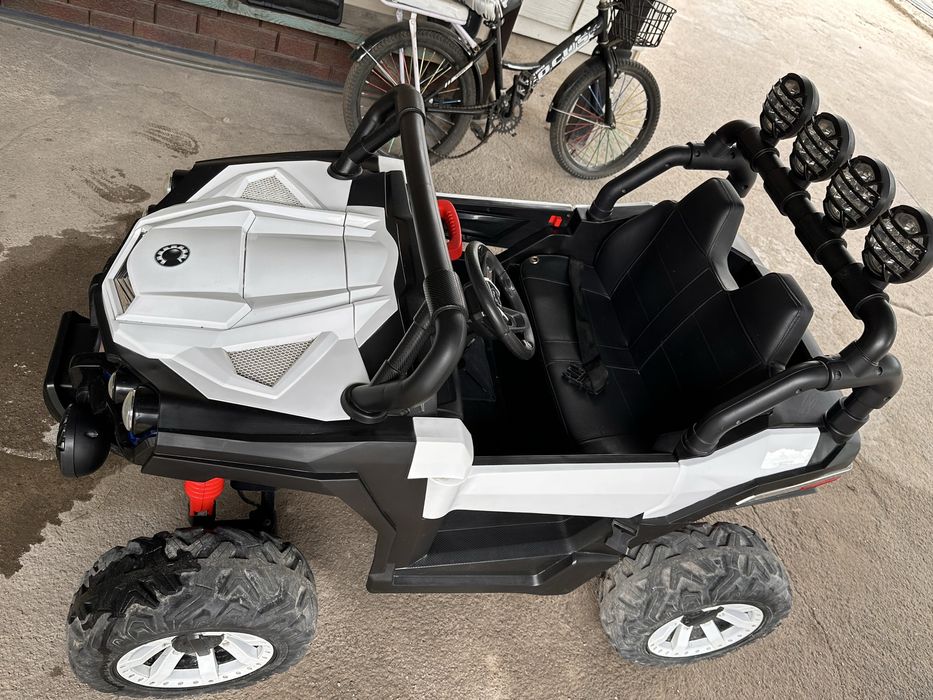 Продам детскую машинку