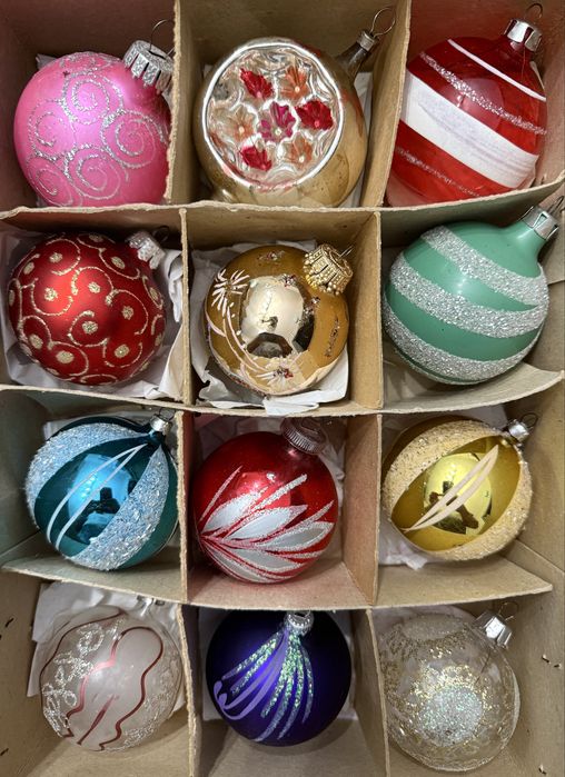 Globuri vechi pentru bradul de Craciun