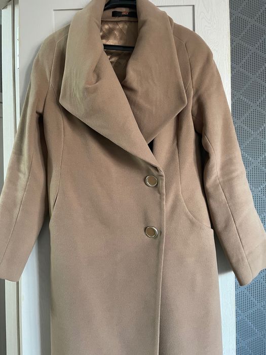 Продам пальто осеннее