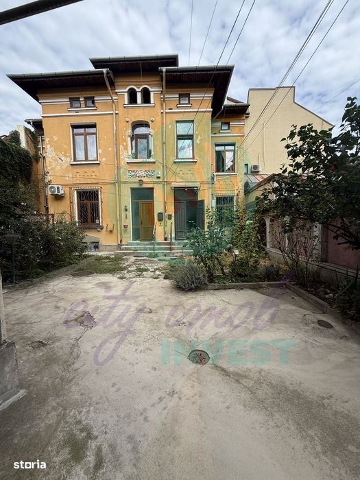 Apartament cochet vila edificata in perioada interbelica