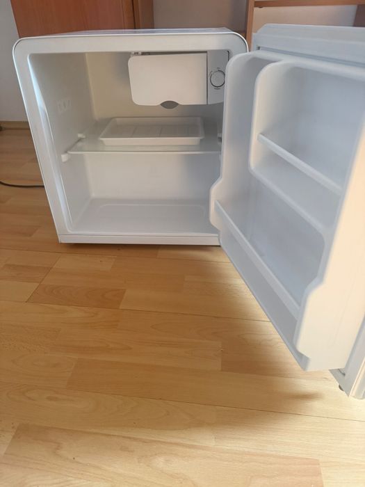 Frigider minibar VORTEX VM5SWH02M, 47 l, H 50 cm, Clasa E, Alb