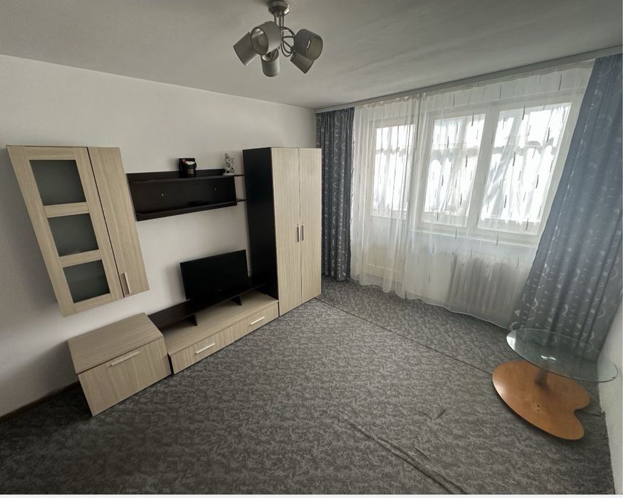 Vand apartament 2 camere  centru Piata Mare