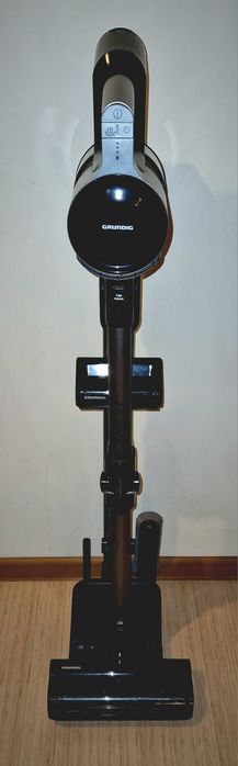 Верткална акумулаторна прахосмукачка Grundig VCP8931