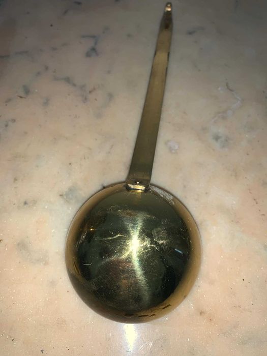 Vas din alama cu ornament bronz