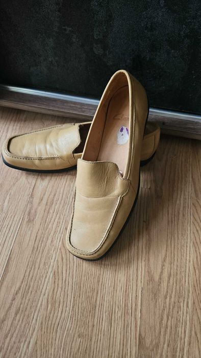 Clarks женски кожени мокасини, размер 38.5