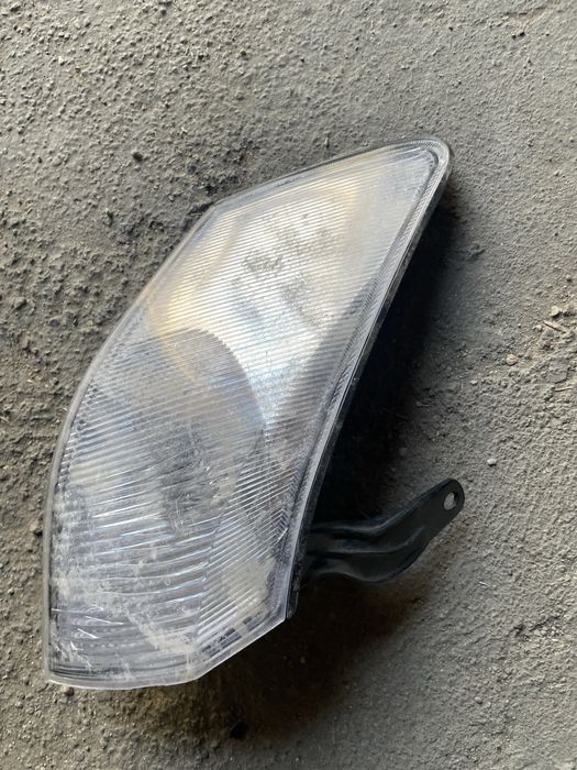 Поворотник (габарит) правый Тойота Камри 25