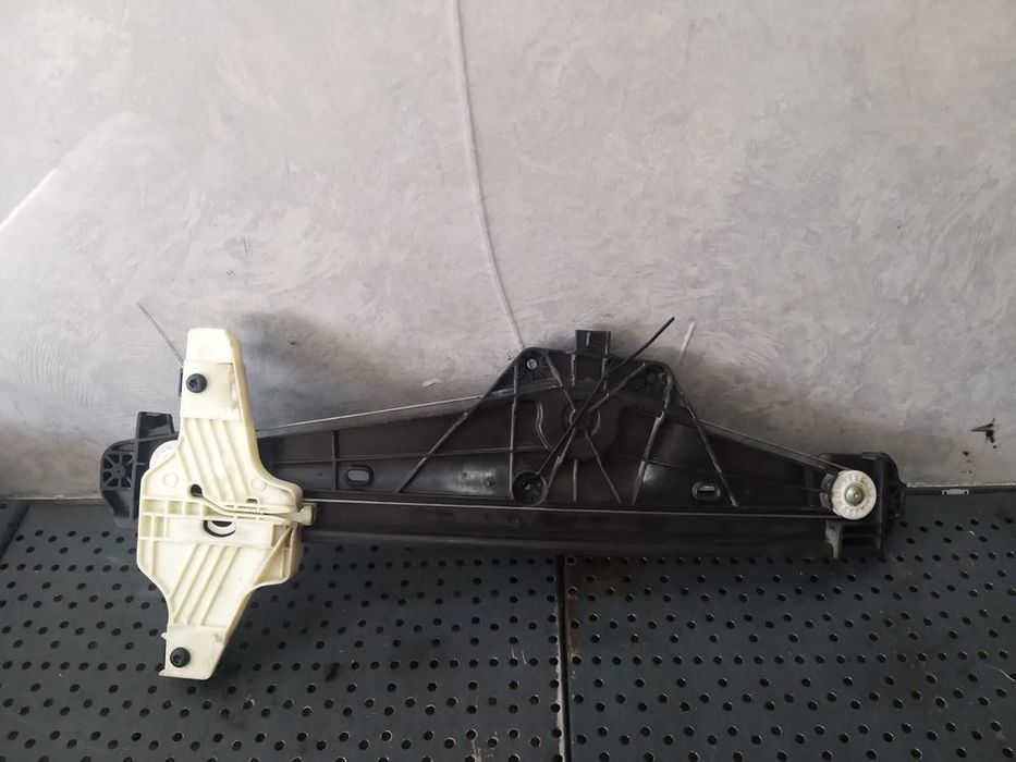 Macara geam electric dreapta spate peugeot 3008 2 156120861 9810488480