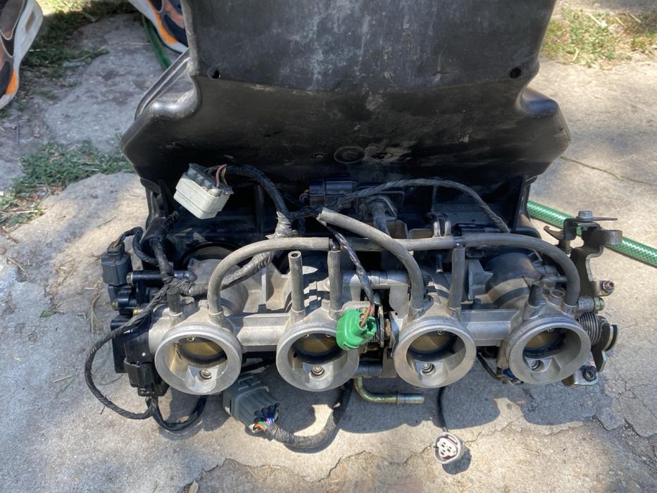 Филтърна кутия, дросели и дюзи за Kawazaki ZX6R 2004Г