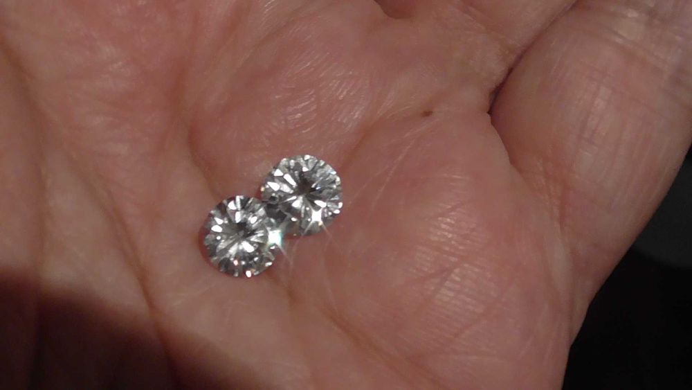 Продам Два Бриллиаnта