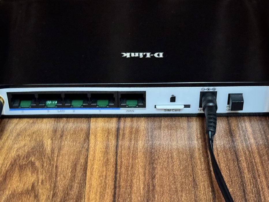 Router Wireless D-link DWR-921 cu slot SIM card, LTE 4G