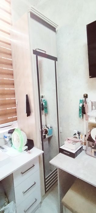 Комплект. Спальни гарнитур сотилади + компьютерный стол