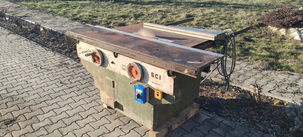 Circular cu incizor,sí exhaustor utilaje tamplarie lemn