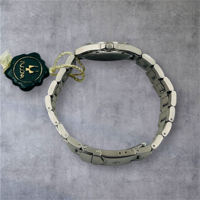 Bulova WR 100 мъжки часовник нов с лепенките