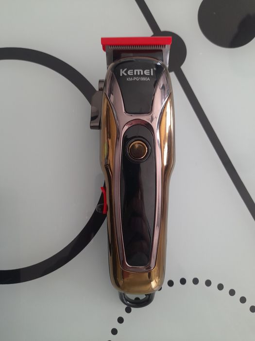 НОВА! Машинка за подстригване KEMEI