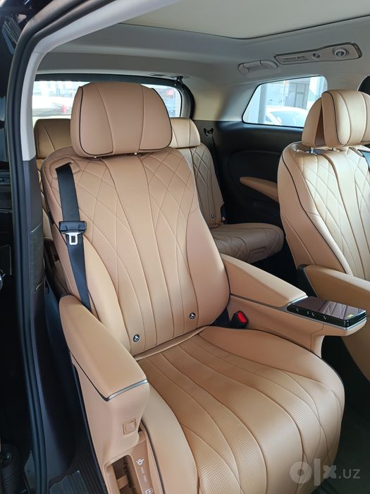 Denza D9 2025 model DM-i AWD Smart Driving 1020 Premium