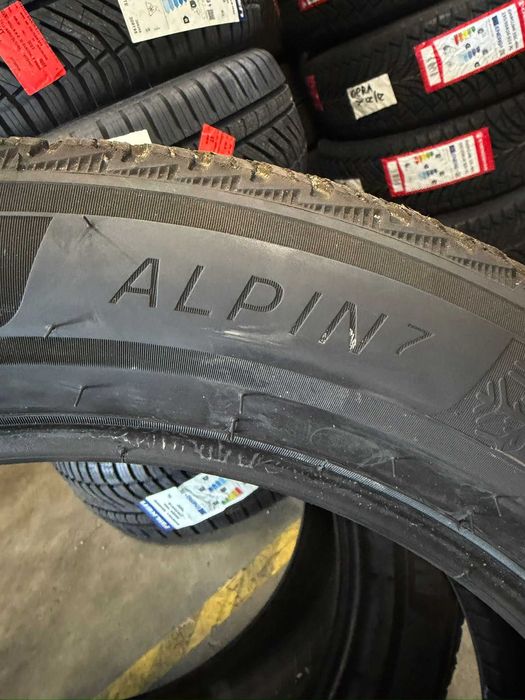 4 бр.Michelin alpine 7. 235/55 R19