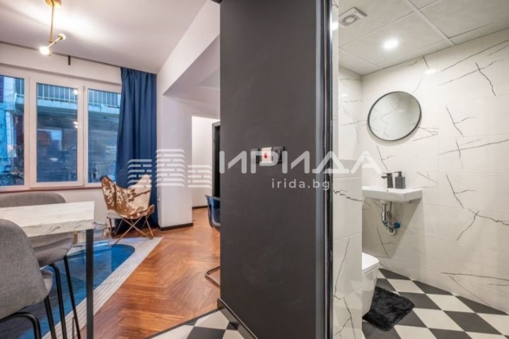 Продава се Двустаен апартамент в София, Център - 45 кв.м за 2108 €/кв.м - Снимка #4