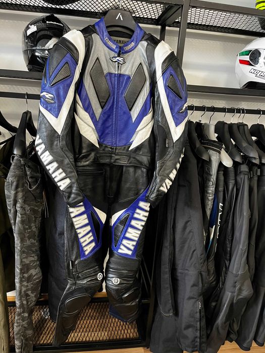 Kожен мото екип  BUSE YAMAHA ,2 части ,размер 52 M/L, твърди протектори