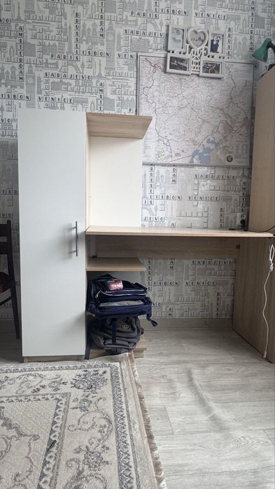 Продам письменныйстол/компьютерный стол