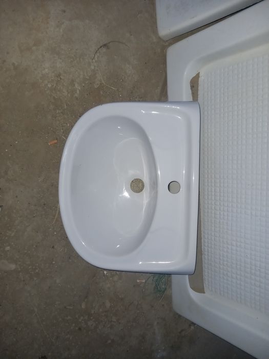 Тумбочки и  раковины