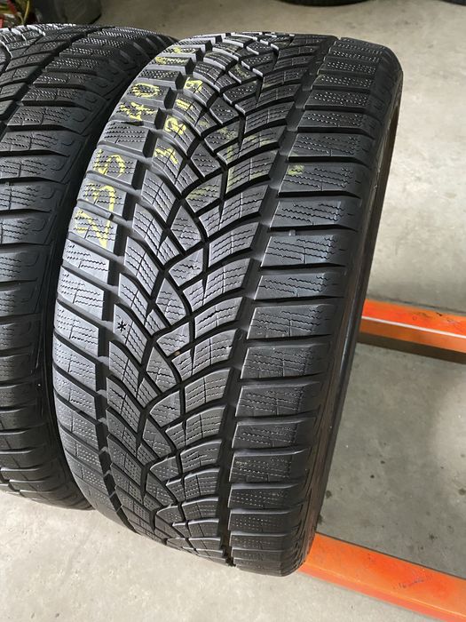 Anvelope iarna 235/40/18 Goodyear Ultra Grip Performance 235 40 18 R18