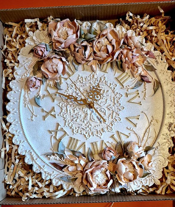 Продаются часы ручной работы