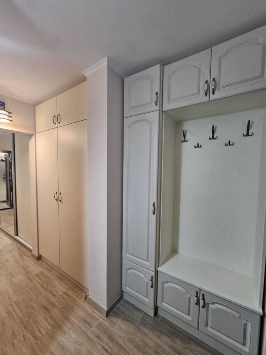 Inchiriez apartament 3 camere PB Decebal