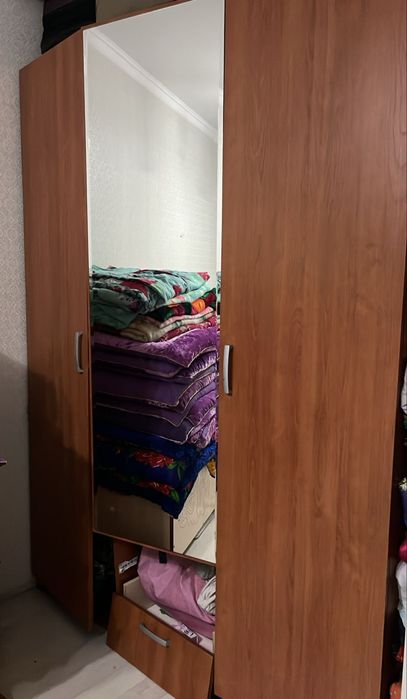 Бесплатно отдам шкаф