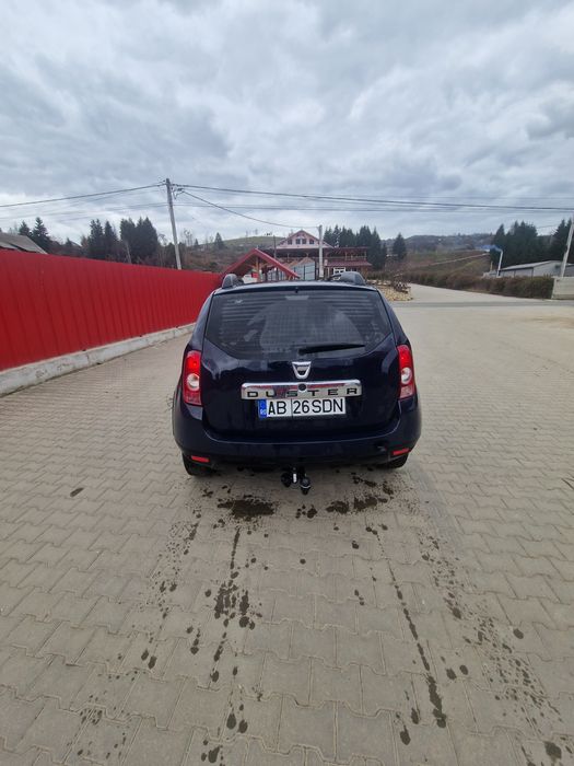 Vând Dacia duster 4x4