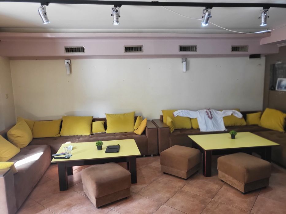 Давам под наем парти зала