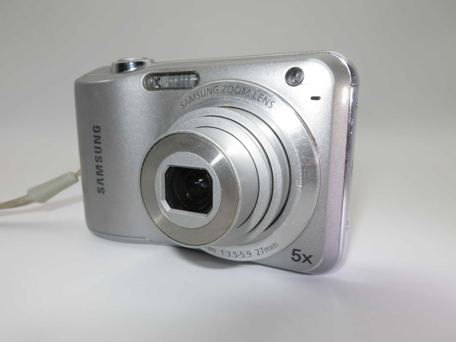 Samsung ES30 ултра компактен цифров фотоапарат, дигитална камера