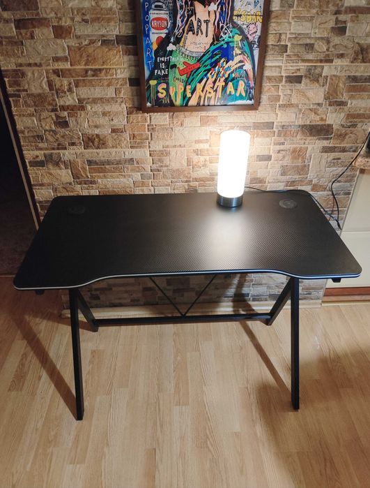 Ново гейминг бюро Huzaro Hero 1.4 – Черно, Стомана/Carbon Fiber