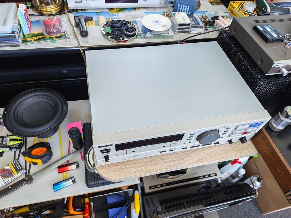 Vând Dat profesional Panasonic