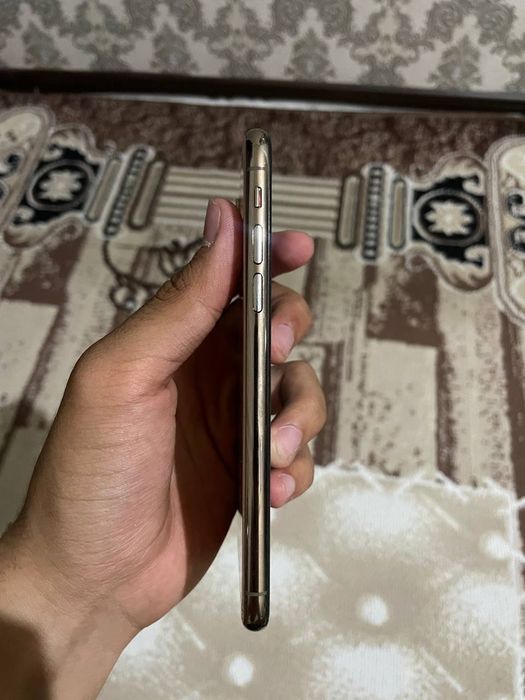 iPhone Xs 72% ochilmagan