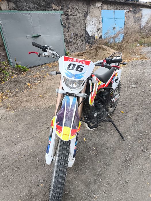 Мотоцикл 300кубов 06