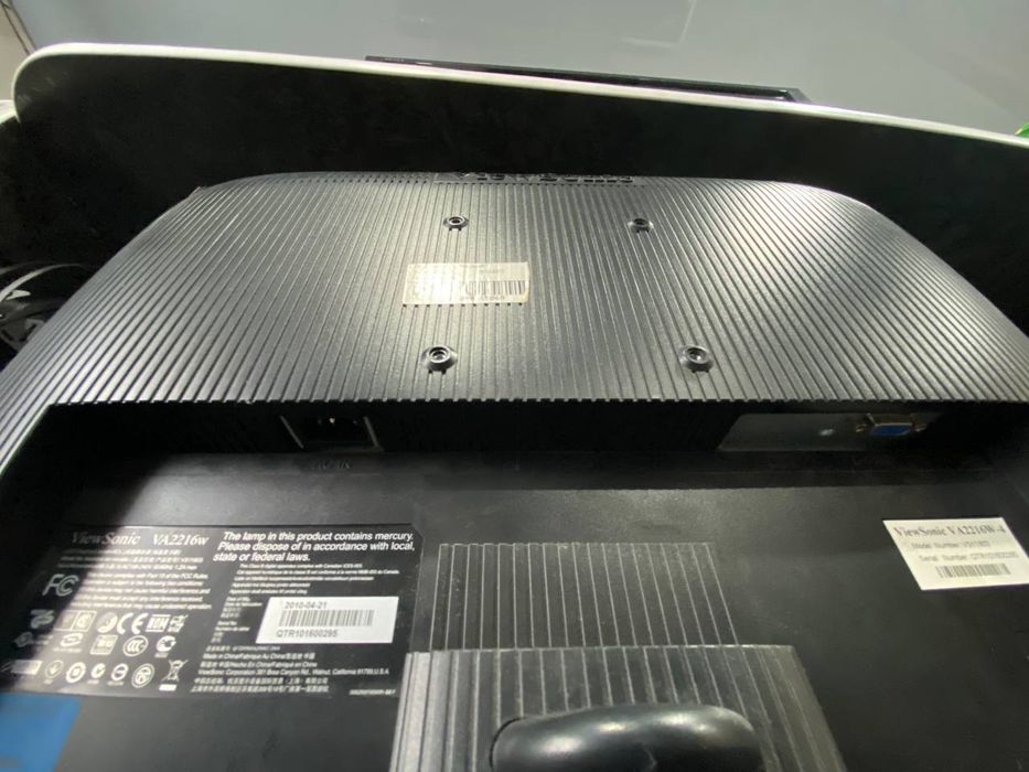 Продам 2 монитора.