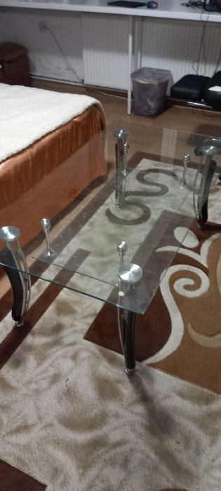 Măsuță de sticlă