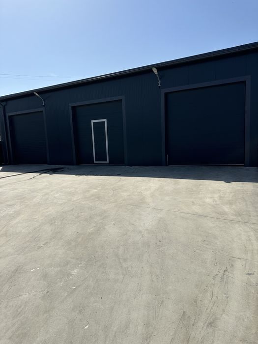 Inchiriez hala metalica