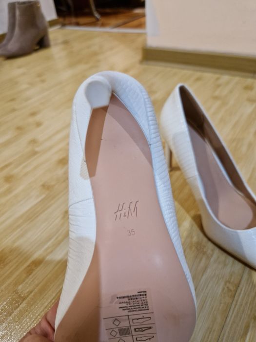 Pantofi H&M superbi.