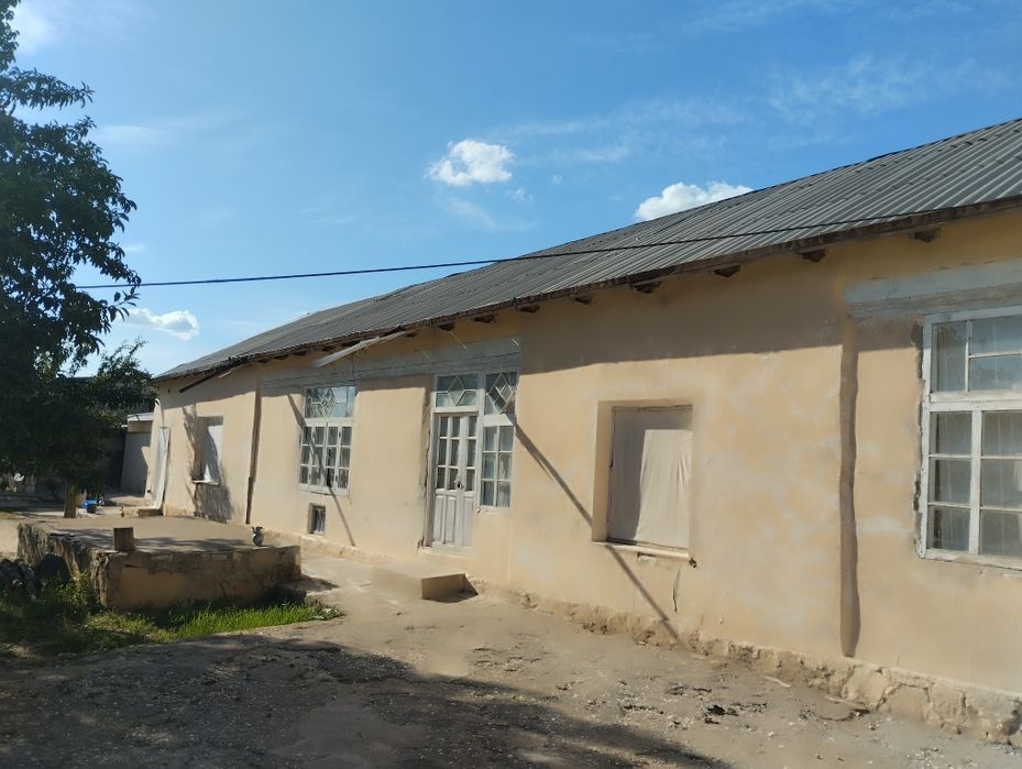 Hovli joy sotiladi 11 sotix