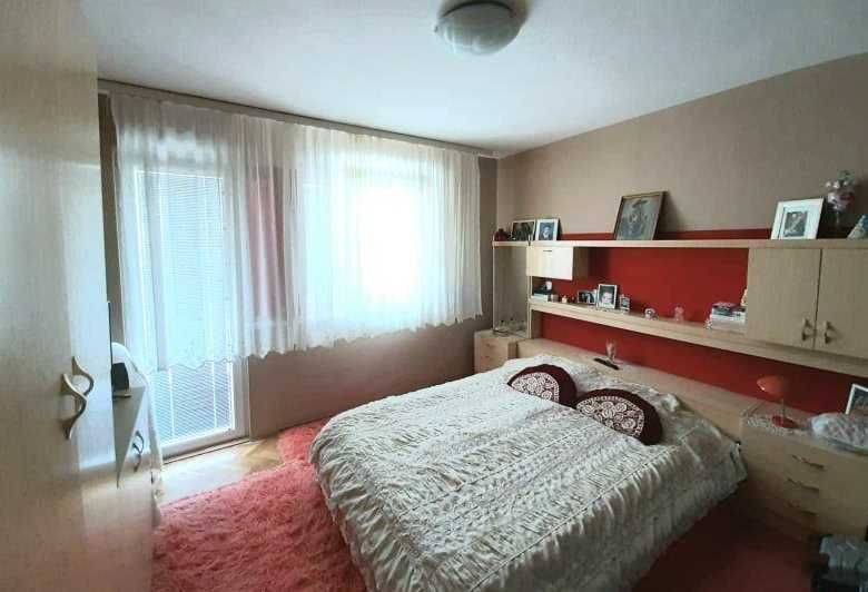 Дава се под наем Тристаен апартамент в Пловдив, Гагарин - 84 кв.м за 255 € - Снимка #1