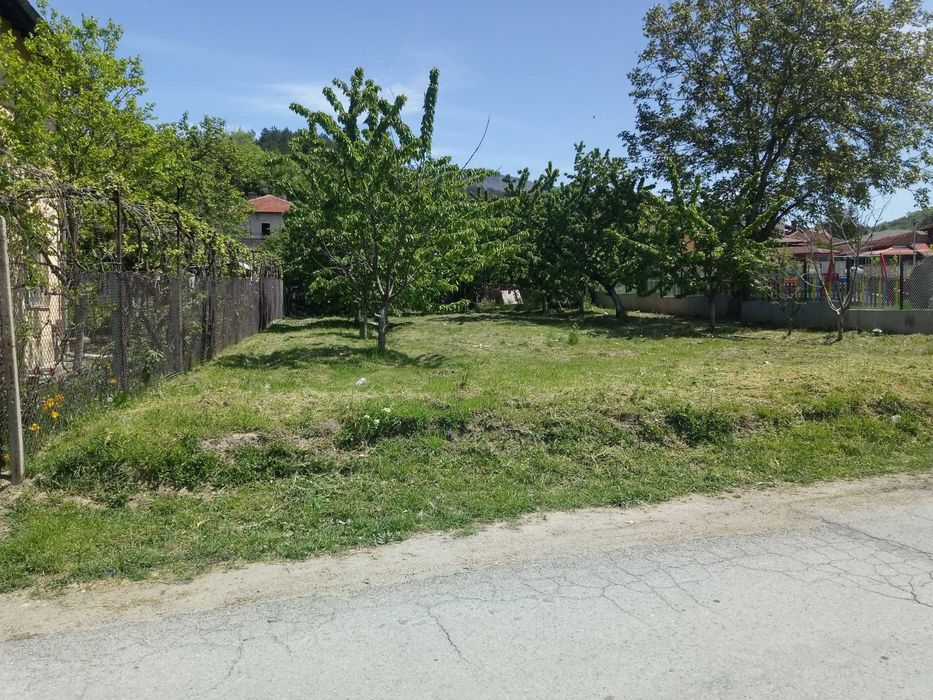 Парцел в центъра на село, 522 м2